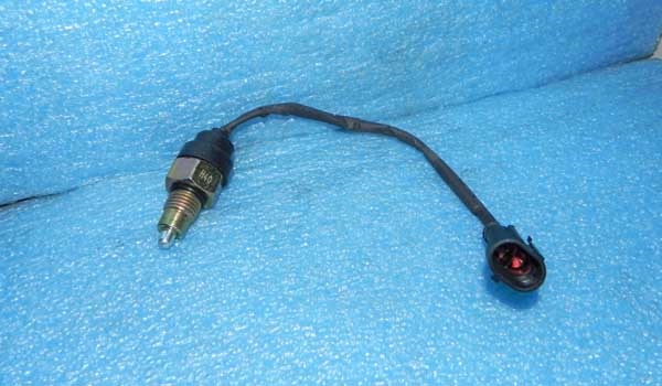 تصویر_فشنگی_چراغ_دنده_عقب